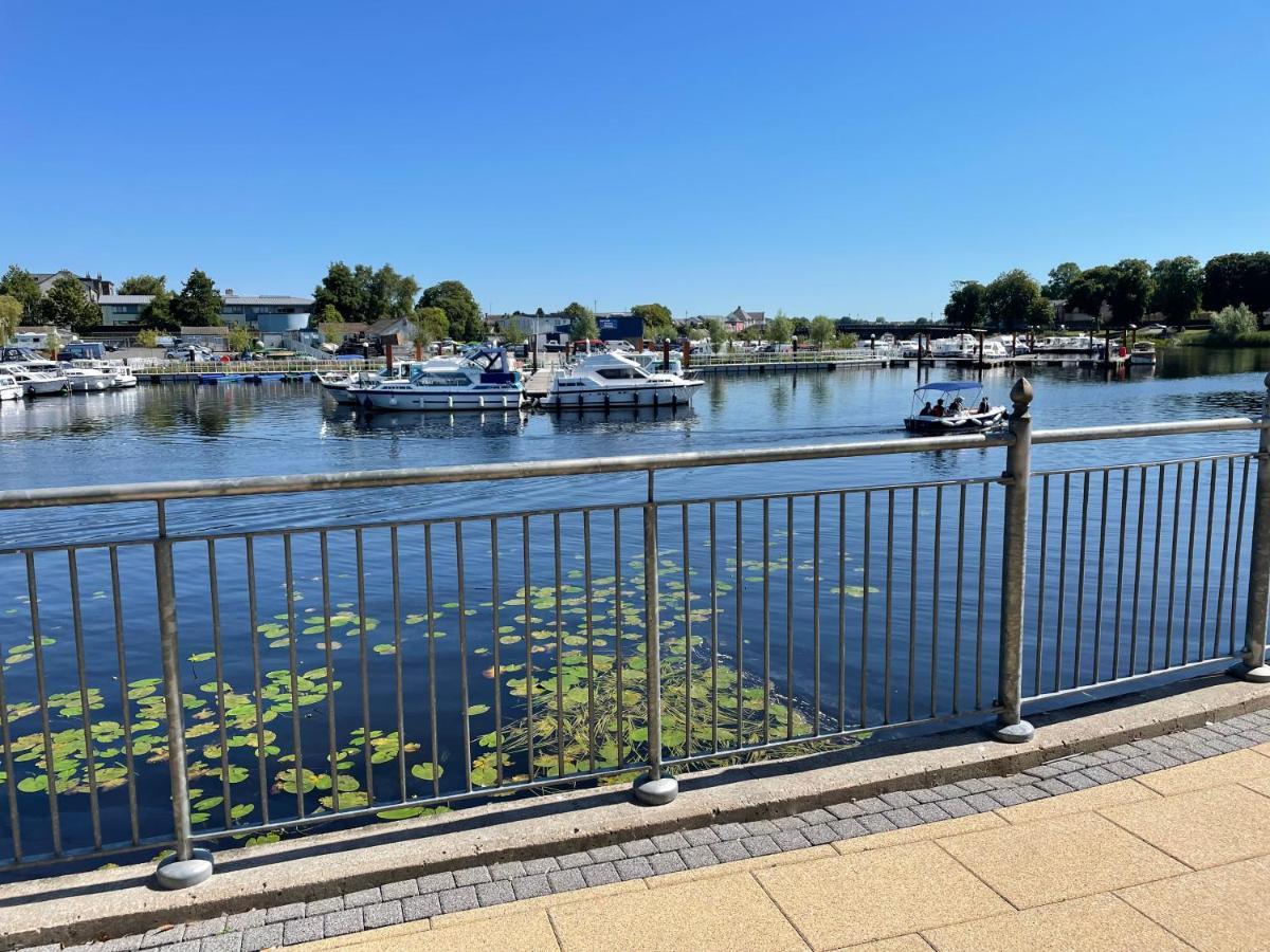 Five Bedroom Waterfront House Carrick on Shannon Buitenkant foto